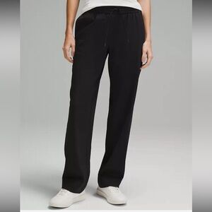 Lululemon Straight Leg Mid Rise Pant * Luxtreme